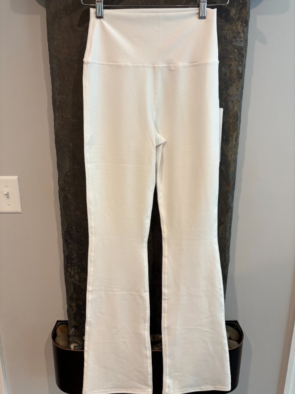 NWT Airbrush High-Waist Ivory Full Bootcut Legging Yoga Pants, Small - Picture 5 of 10